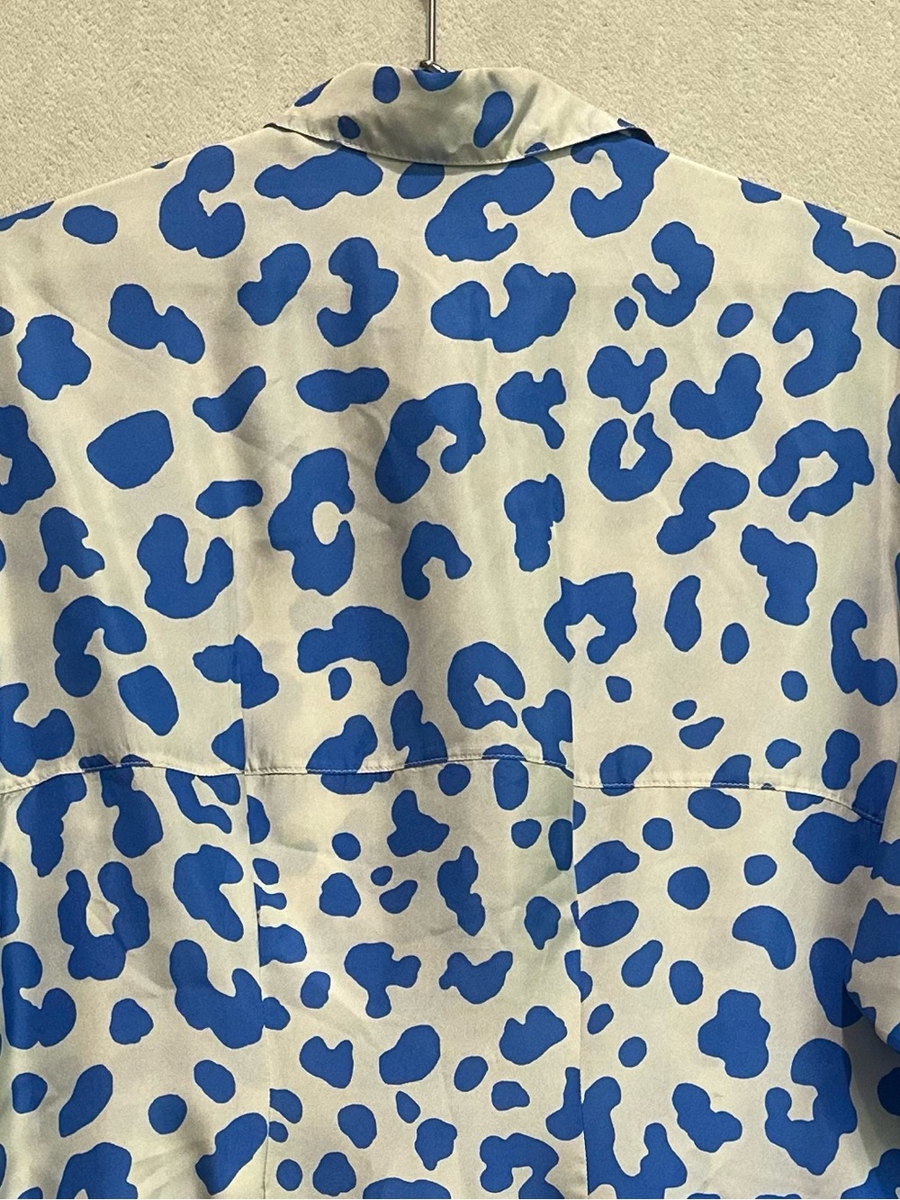 VTG Acne Jenia 100% Silk Blue White Mixed Animal Button-Down Dress Sz L Pockets - Picture 11 of 15